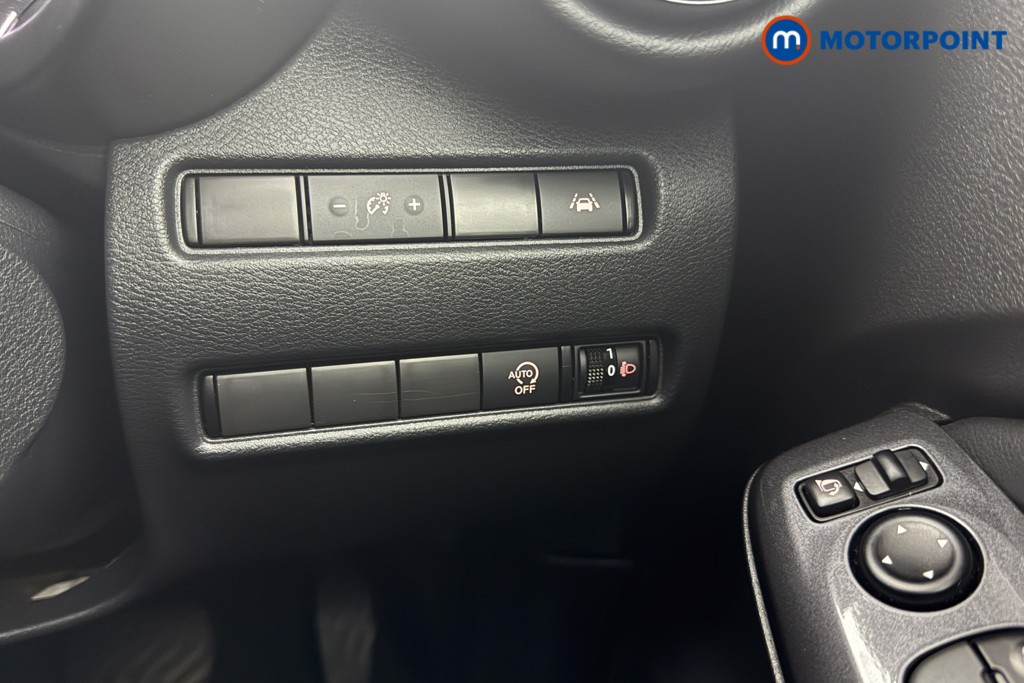 Nissan Juke N-Connecta Automatic Petrol SUV - Stock Number (1569816) - 10th supplementary image