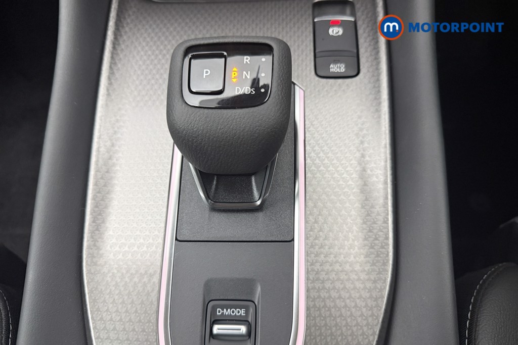 Nissan Qashqai N-Connecta Automatic Petrol SUV - Stock Number (1569888) - 7th supplementary image