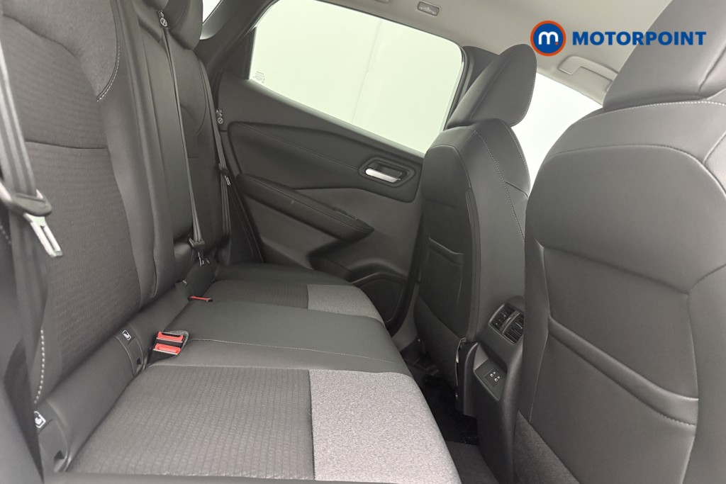 Nissan Qashqai N-Connecta Automatic Petrol SUV - Stock Number (1569888) - 9th supplementary image