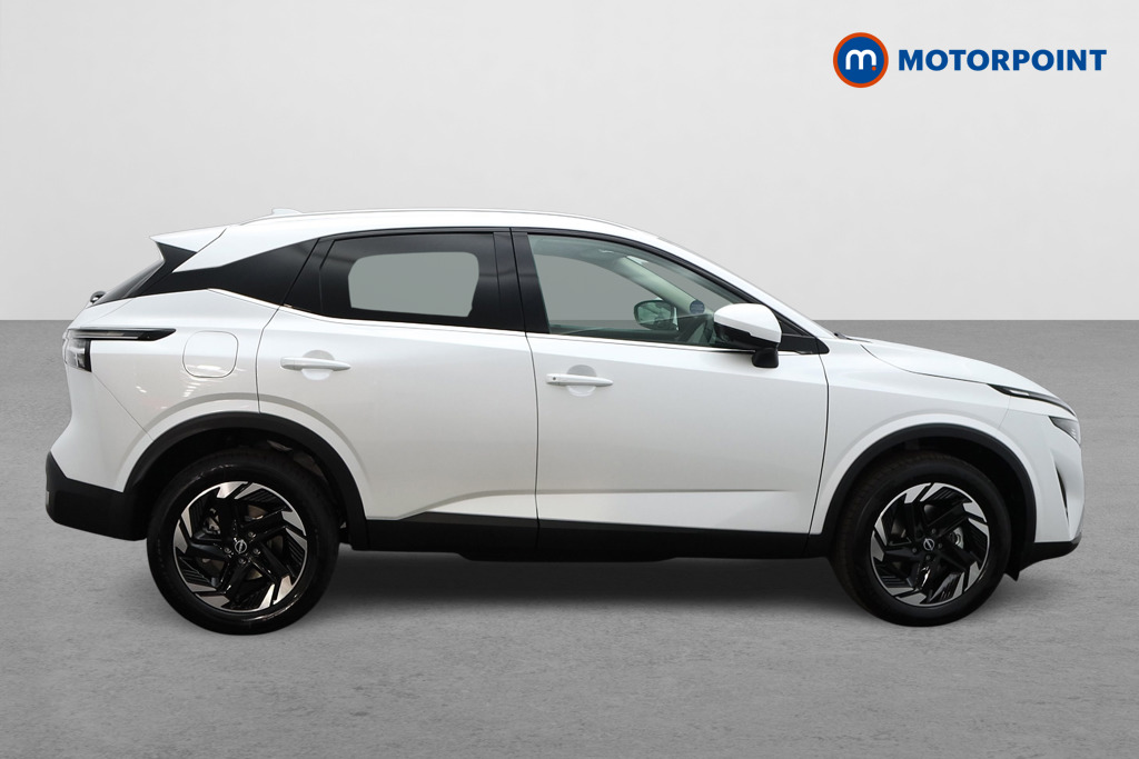 Nissan Qashqai N-Connecta Automatic Petrol SUV - Stock Number (1569888) - Drivers side