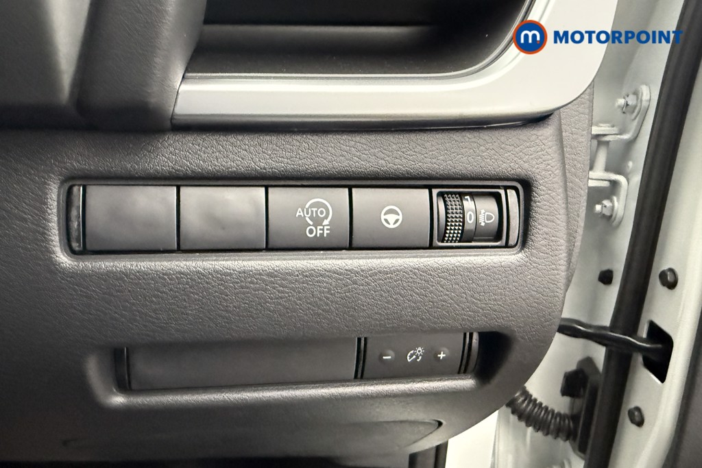 Nissan Qashqai N-Connecta Automatic Petrol SUV - Stock Number (1569891) - 15th supplementary image