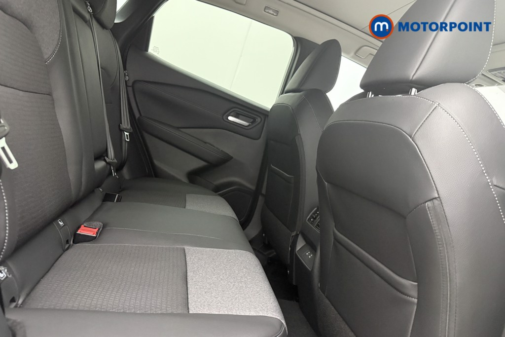 Nissan Qashqai N-Connecta Automatic Petrol SUV - Stock Number (1569896) - 9th supplementary image