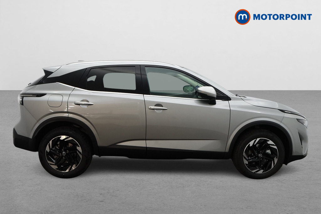 Nissan Qashqai N-Connecta Automatic Petrol SUV - Stock Number (1569896) - Drivers side