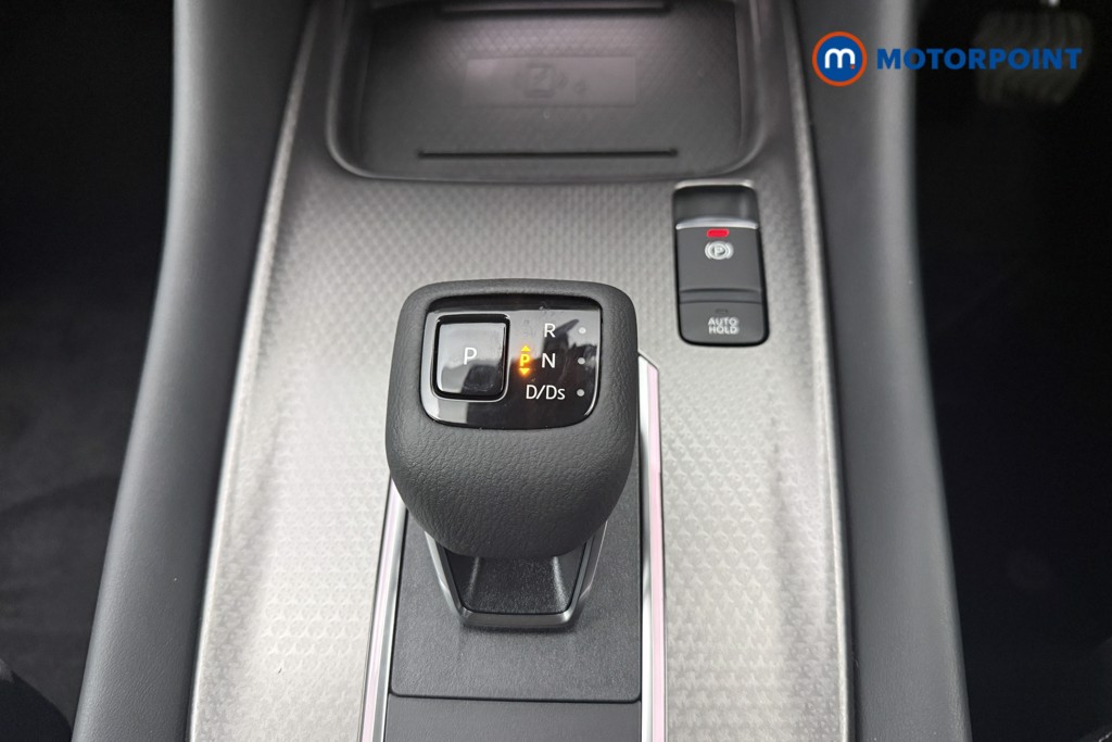 Nissan Qashqai N-Connecta Automatic Petrol SUV - Stock Number (1569901) - 7th supplementary image