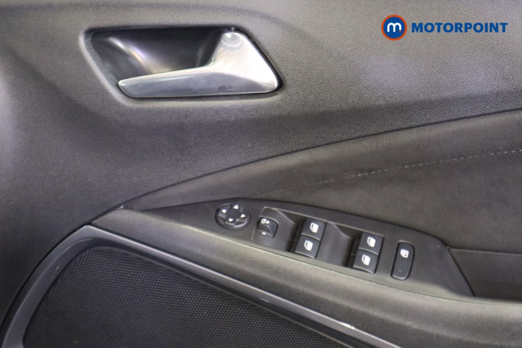 Vauxhall Crossland Ultimate Manual Diesel SUV - Stock Number (1569931) - 14th supplementary image