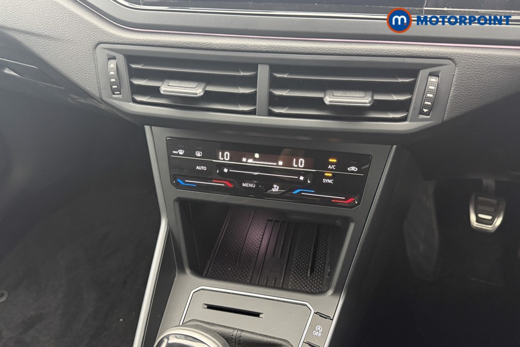 Volkswagen Polo R-Line Manual Petrol Hatchback - Stock Number (1570100) - 4th supplementary image