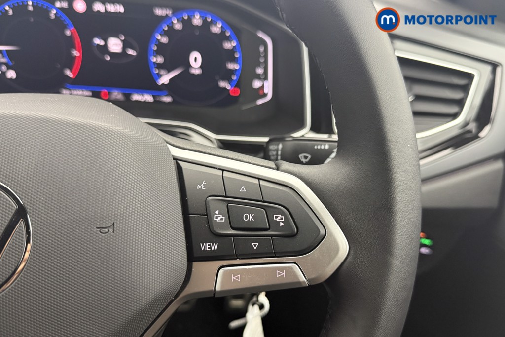 Volkswagen Polo R-Line Manual Petrol Hatchback - Stock Number (1570100) - 9th supplementary image