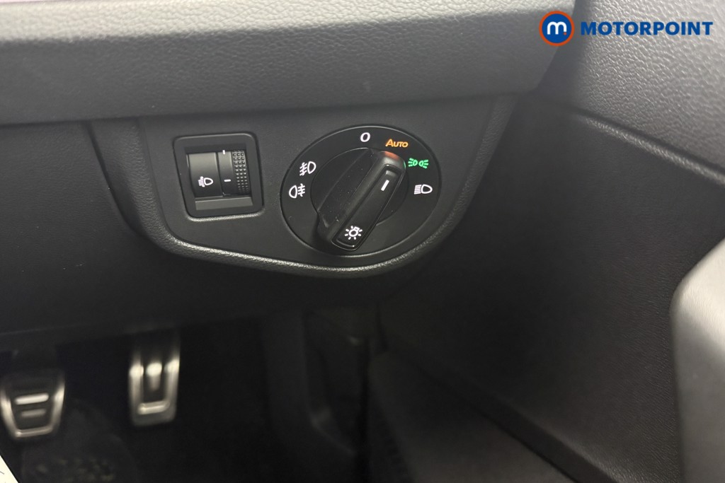 Volkswagen Polo R-Line Manual Petrol Hatchback - Stock Number (1570100) - 10th supplementary image