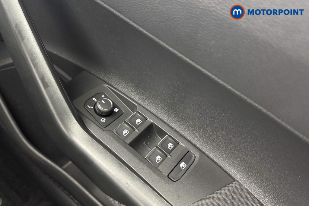 Volkswagen Polo R-Line Manual Petrol Hatchback - Stock Number (1570100) - 11th supplementary image