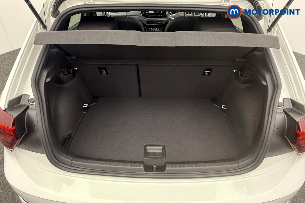 Volkswagen Polo R-Line Manual Petrol Hatchback - Stock Number (1570100) - 23rd supplementary image