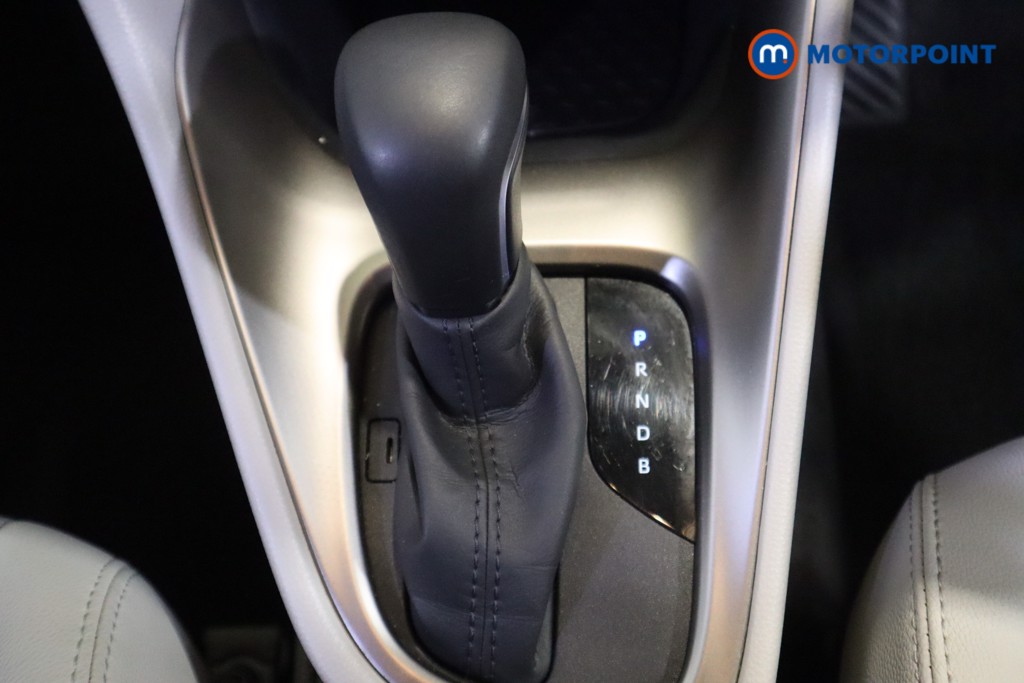 Toyota Yaris Excel Automatic Petrol-Electric Hybrid Hatchback - Stock Number (1570302) - 5th supplementary image