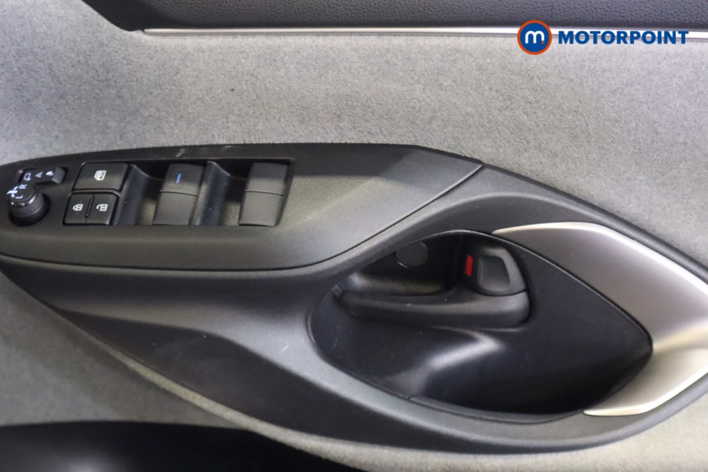 Toyota Yaris Excel Automatic Petrol-Electric Hybrid Hatchback - Stock Number (1570302) - 14th supplementary image