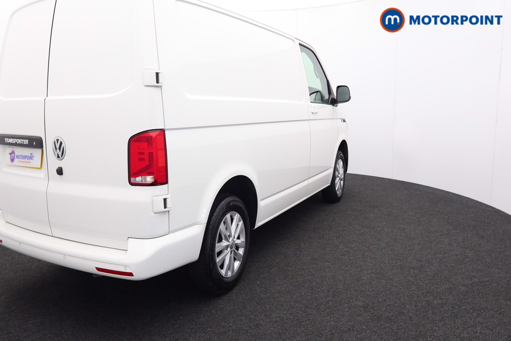 Volkswagen Transporter Highline Manual Diesel Panel Van - Stock Number (1570552) - Drivers side rear corner