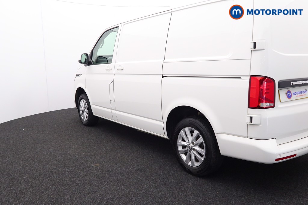 Volkswagen Transporter Highline Manual Diesel Panel Van - Stock Number (1570552) - Passenger side rear corner