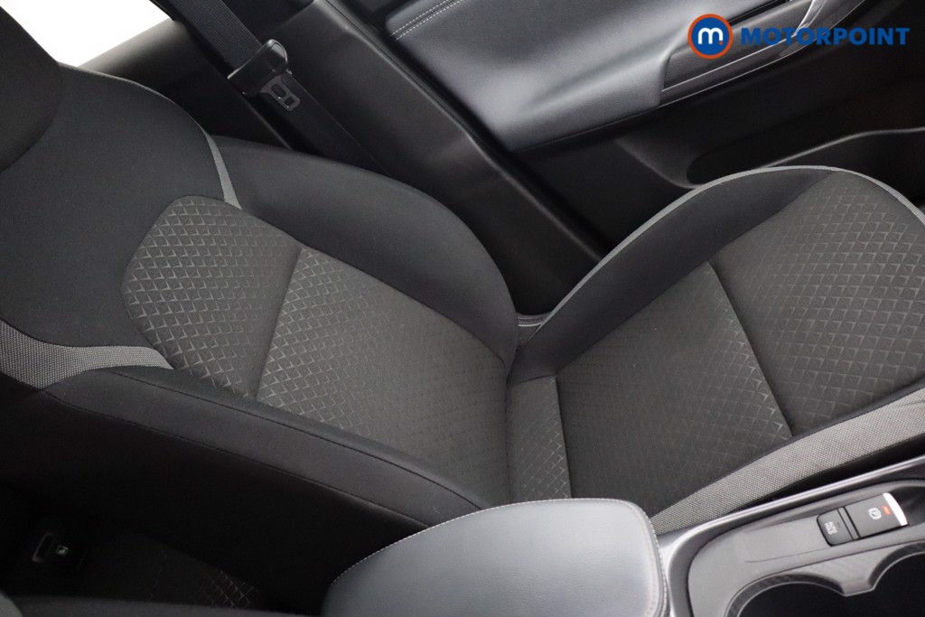Nissan Juke N-Connecta Manual Petrol SUV - Stock Number (1570849) - 17th supplementary image