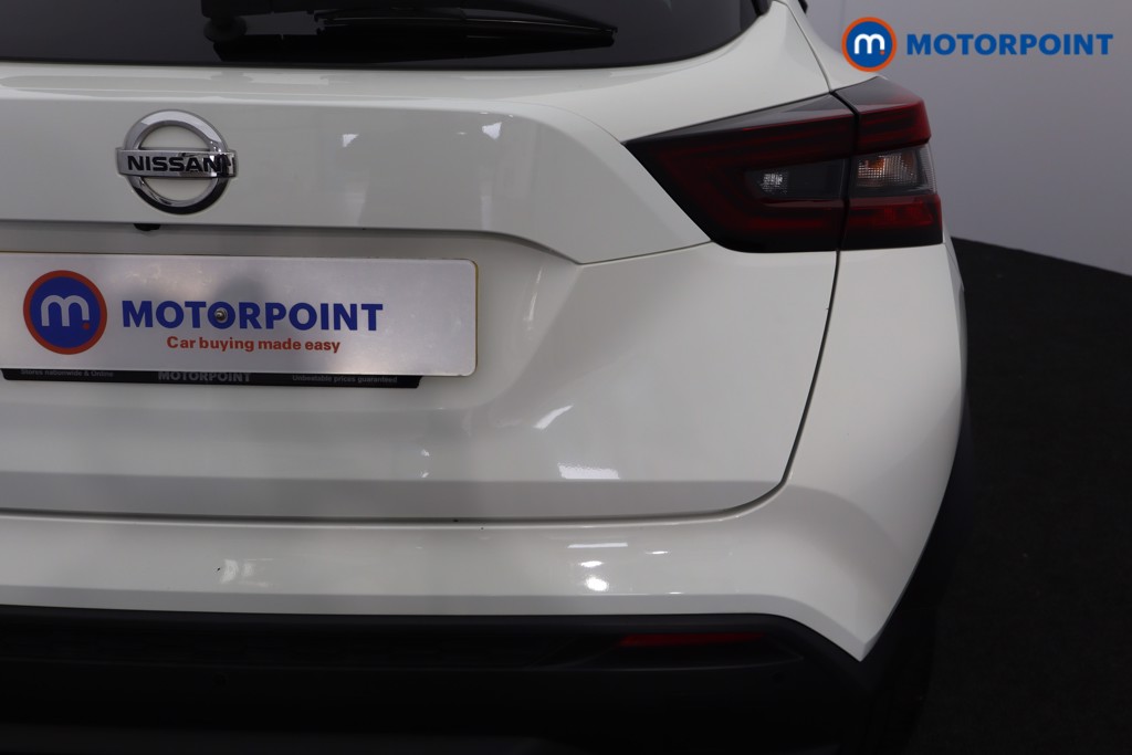 Nissan Juke N-Connecta Manual Petrol SUV - Stock Number (1570849) - 31st supplementary image