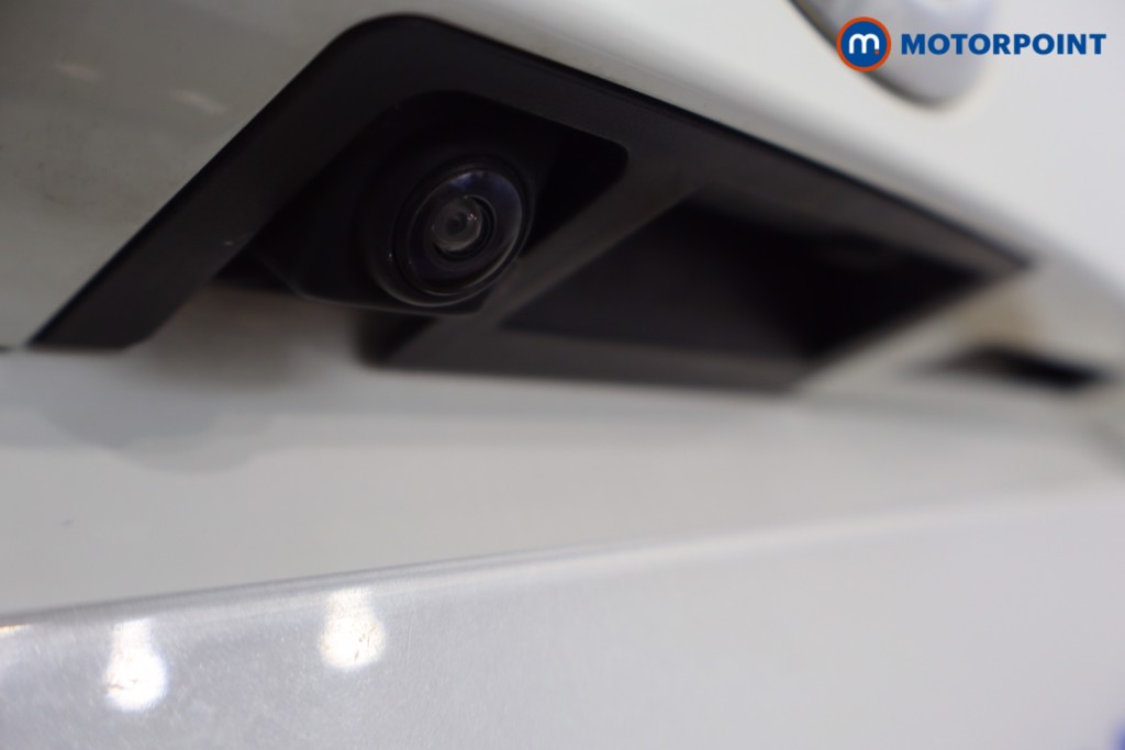 Nissan Juke N-Connecta Manual Petrol SUV - Stock Number (1570849) - 33rd supplementary image