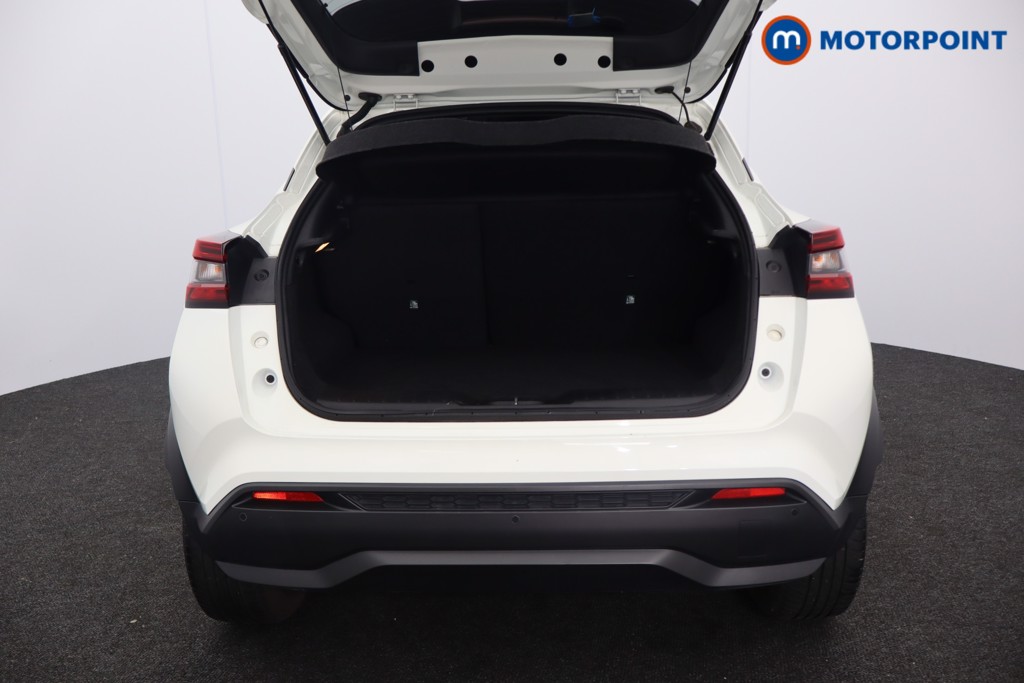 Nissan Juke N-Connecta Manual Petrol SUV - Stock Number (1570849) - 35th supplementary image