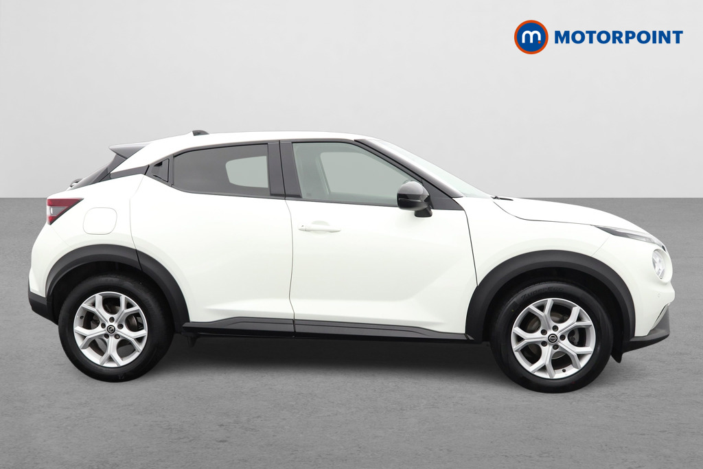 Nissan Juke N-Connecta Manual Petrol SUV - Stock Number (1570849) - Drivers side