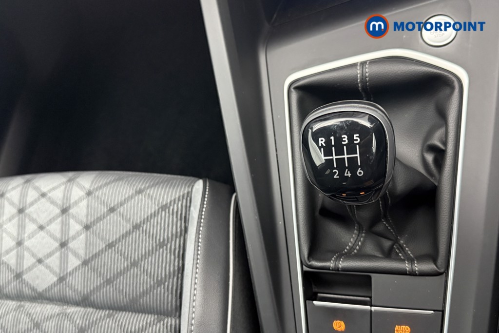 Volkswagen Golf R-Line Manual Petrol Hatchback - Stock Number (1571283) - 12th supplementary image
