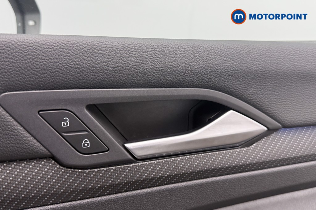 Volkswagen Golf R-Line Manual Petrol Hatchback - Stock Number (1571283) - 16th supplementary image