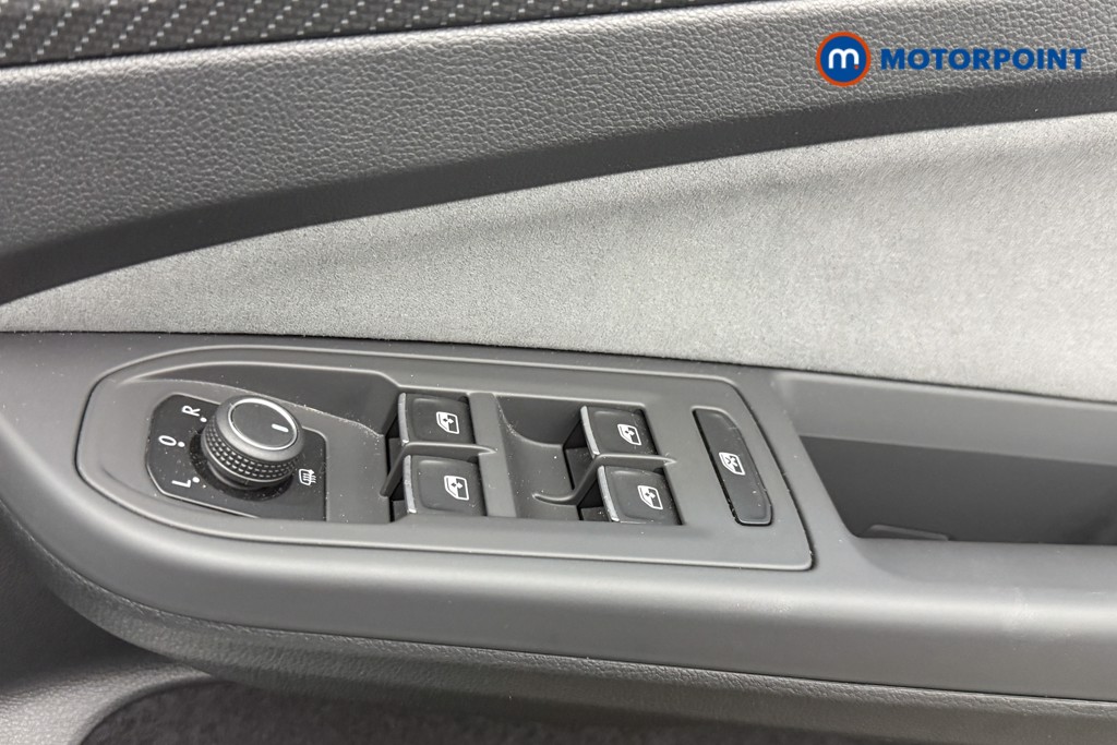 Volkswagen Golf R-Line Manual Petrol Hatchback - Stock Number (1571283) - 17th supplementary image