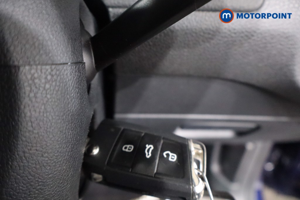 Volkswagen Golf R-Line Manual Petrol Hatchback - Stock Number (1571639) - 13th supplementary image