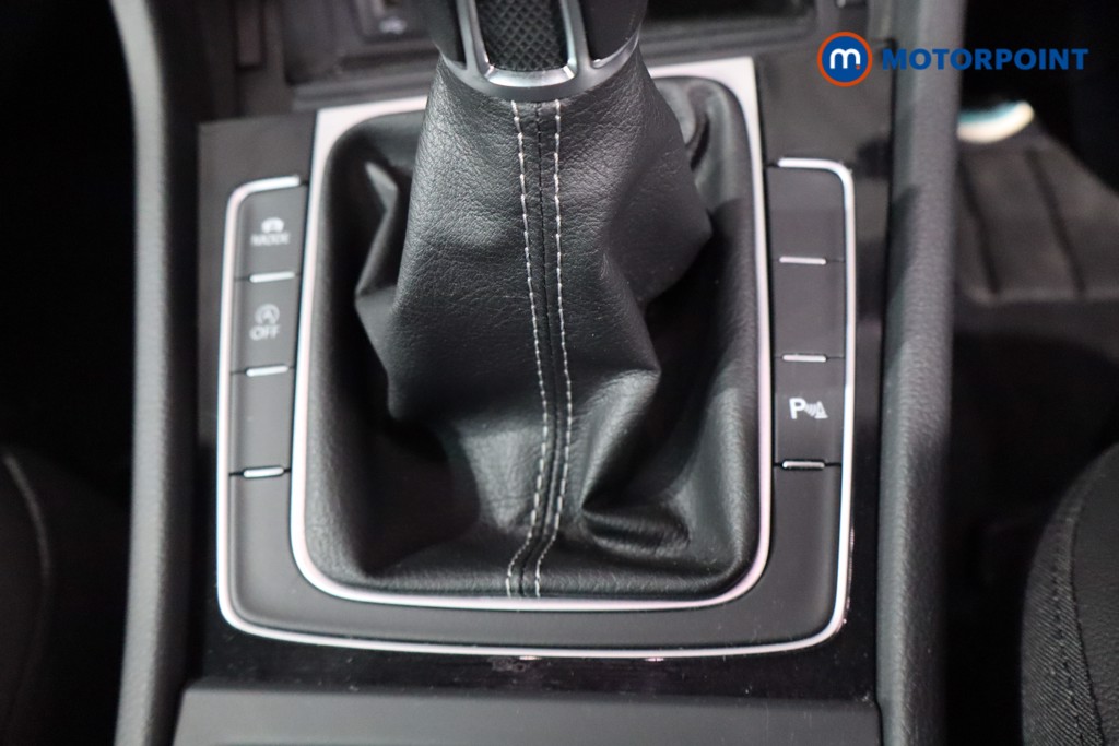 Volkswagen Golf R-Line Manual Petrol Hatchback - Stock Number (1571639) - 21st supplementary image