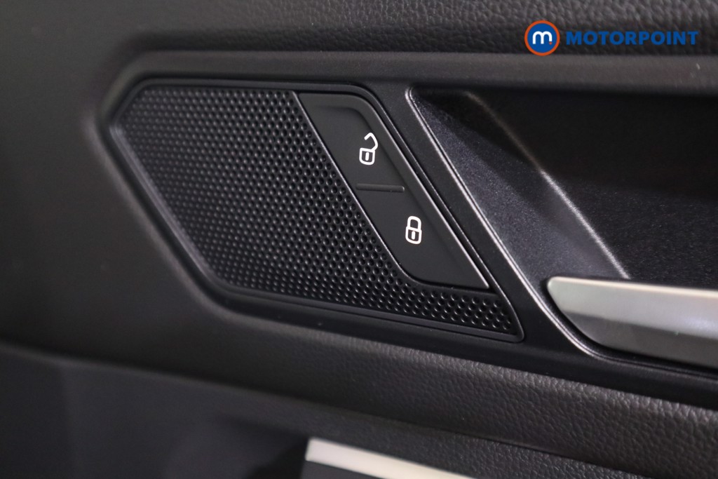Volkswagen Tiguan R-Line Edition Automatic Diesel SUV - Stock Number (1571776) - 10th supplementary image