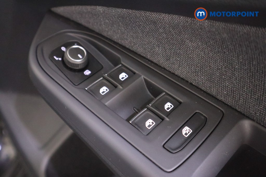 Volkswagen Golf Life Manual Petrol Hatchback - Stock Number (1571961) - 9th supplementary image