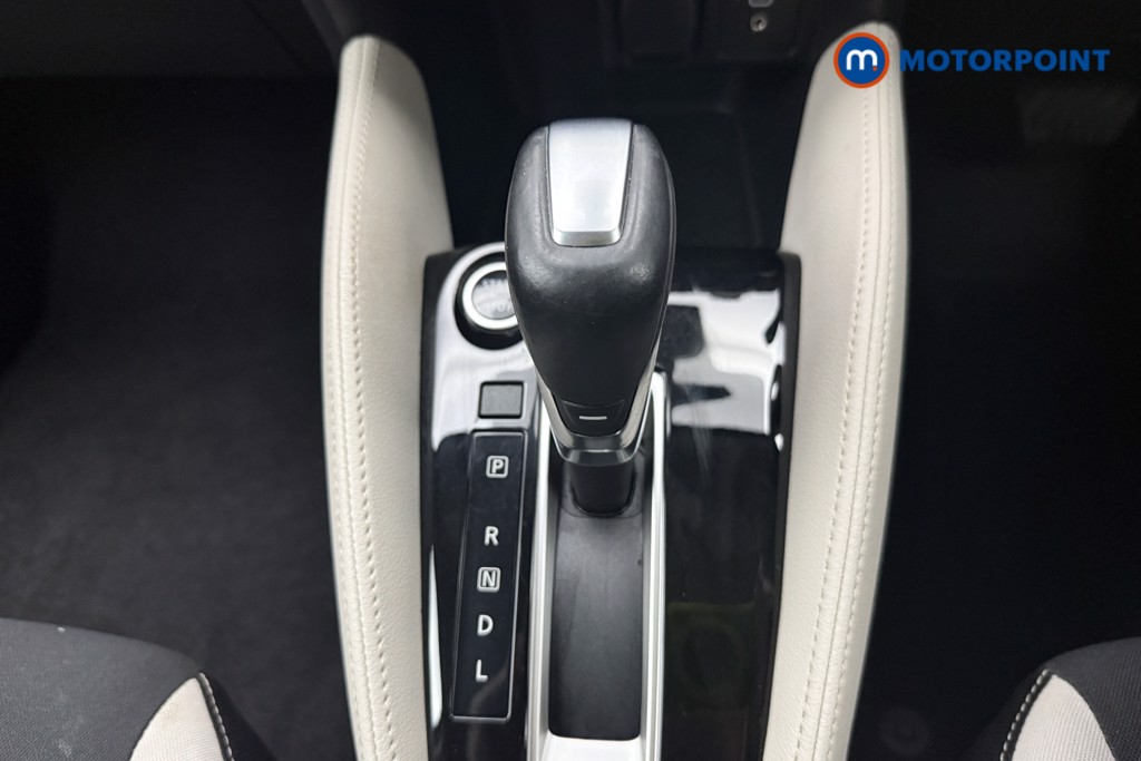 Nissan Micra Tekna Automatic Petrol Hatchback - Stock Number (1572137) - 7th supplementary image