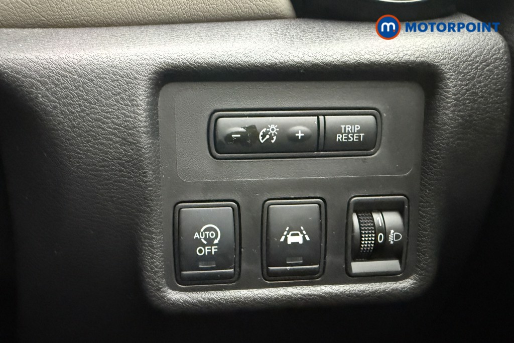 Nissan Micra Tekna Automatic Petrol Hatchback - Stock Number (1572137) - 17th supplementary image