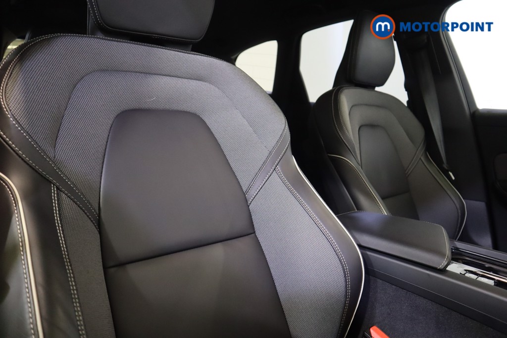 Volvo Xc60 Plus Black Edition Automatic Petrol SUV - Stock Number (1572802) - 13th supplementary image