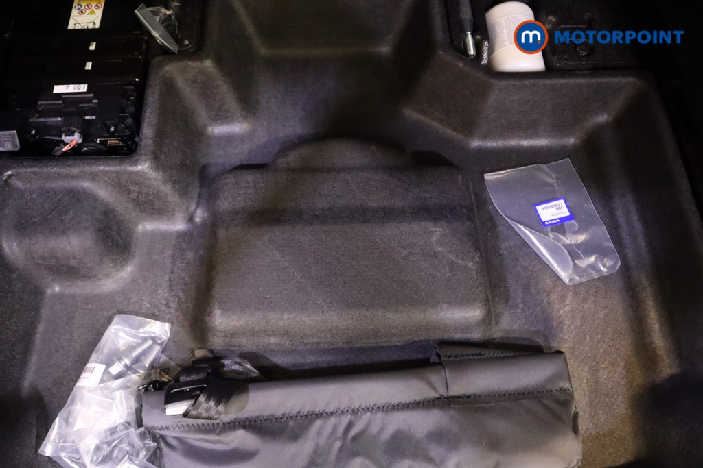 Volvo Xc60 Plus Black Edition Automatic Petrol SUV - Stock Number (1572802) - 18th supplementary image