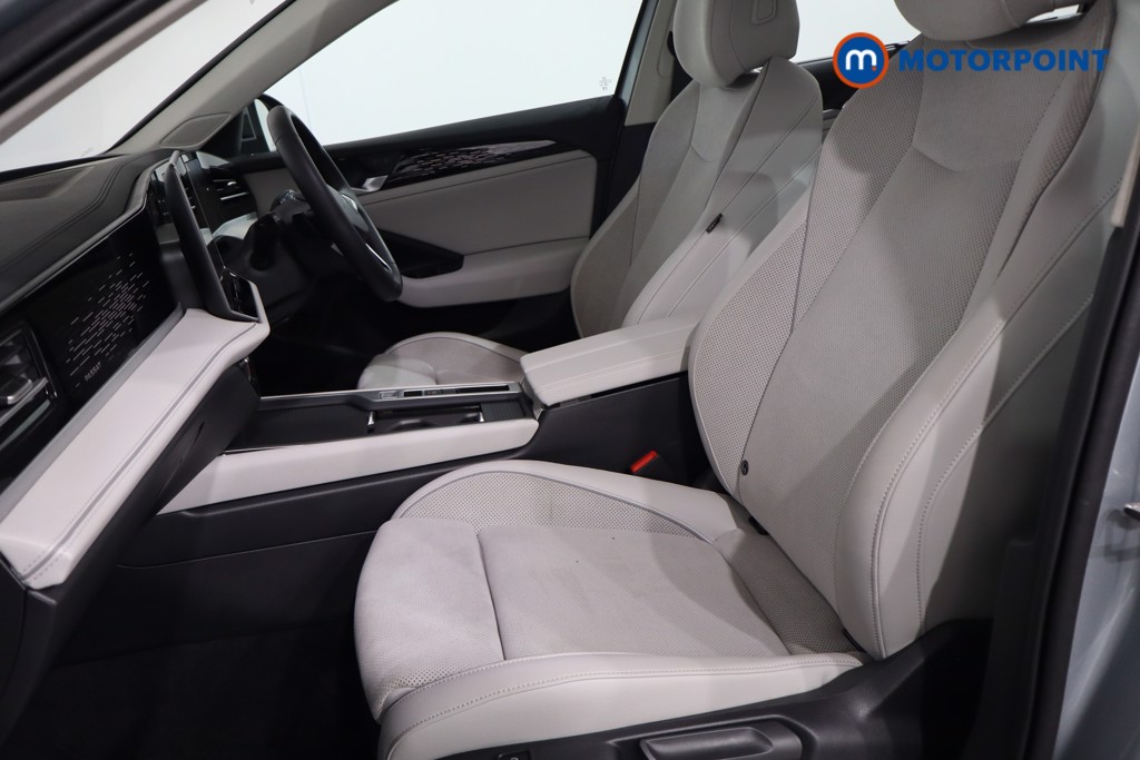 Volkswagen Passat Life Automatic Petrol Plug-In Hybrid Estate - Stock Number (1573330) - 4th supplementary image