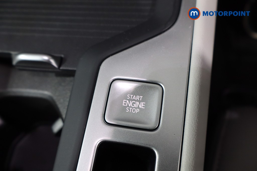 Volkswagen Passat Life Automatic Petrol Plug-In Hybrid Estate - Stock Number (1573330) - 13th supplementary image