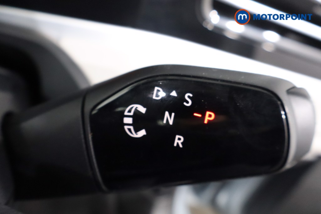 Volkswagen Passat Life Automatic Petrol Plug-In Hybrid Estate - Stock Number (1573330) - 14th supplementary image