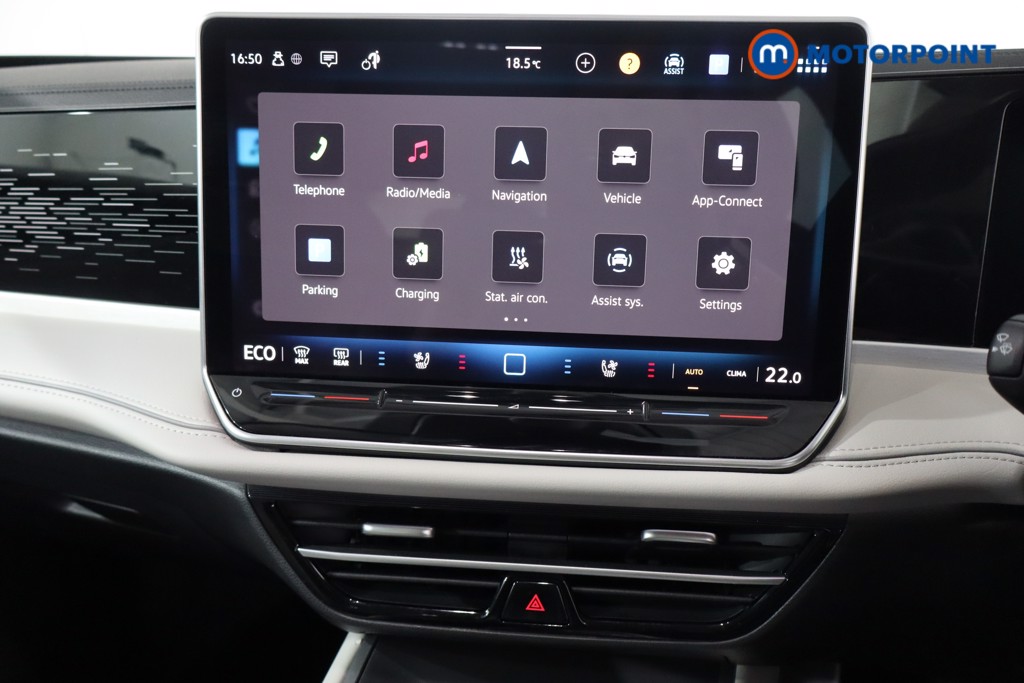 Volkswagen Passat Life Automatic Petrol Plug-In Hybrid Estate - Stock Number (1573330) - 17th supplementary image