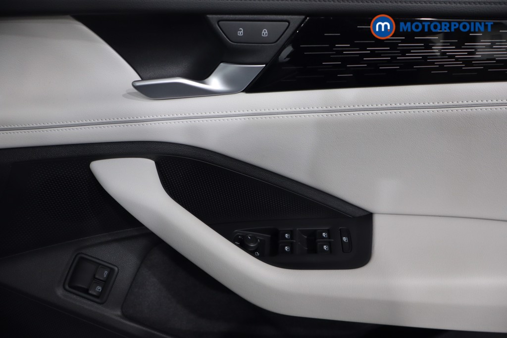 Volkswagen Passat Life Automatic Petrol Plug-In Hybrid Estate - Stock Number (1573330) - 23rd supplementary image