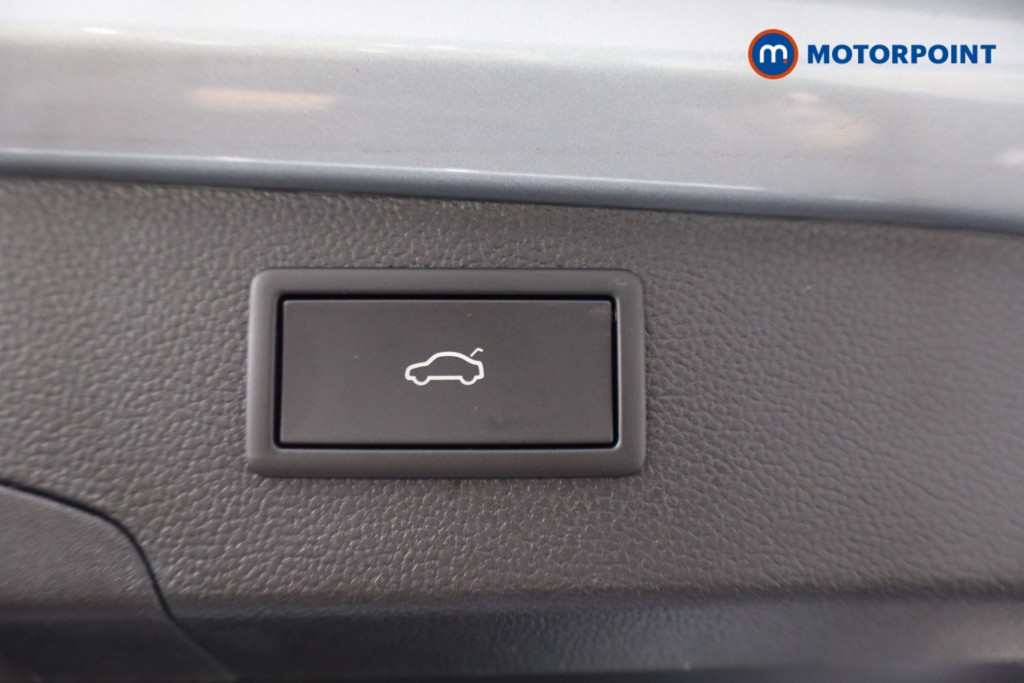 Volkswagen Passat Life Automatic Petrol Plug-In Hybrid Estate - Stock Number (1573330) - 37th supplementary image