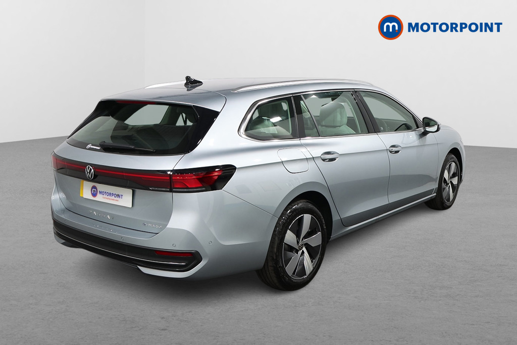 Volkswagen Passat Life Automatic Petrol Plug-In Hybrid Estate - Stock Number (1573330) - Drivers side rear corner