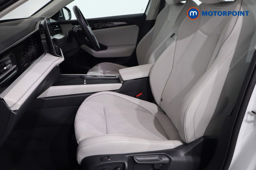 Volkswagen Passat Life Automatic Petrol Plug-In Hybrid Estate - Stock Number (1573335) - 4th supplementary image