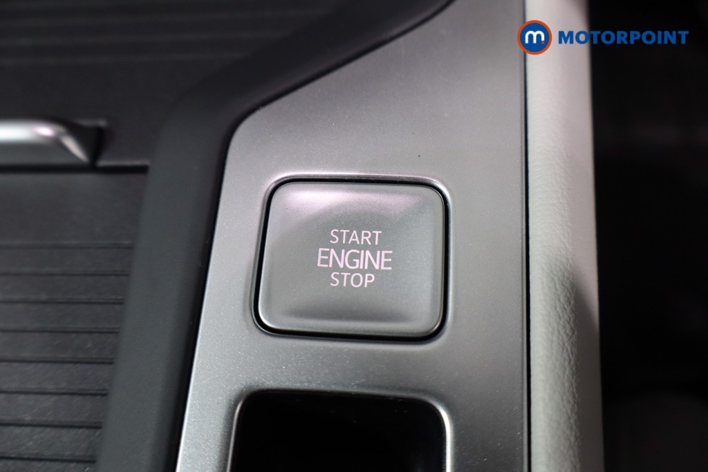 Volkswagen Passat Life Automatic Petrol Plug-In Hybrid Estate - Stock Number (1573335) - 13th supplementary image