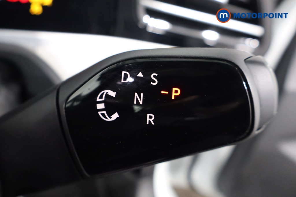Volkswagen Passat Life Automatic Petrol Plug-In Hybrid Estate - Stock Number (1573335) - 14th supplementary image