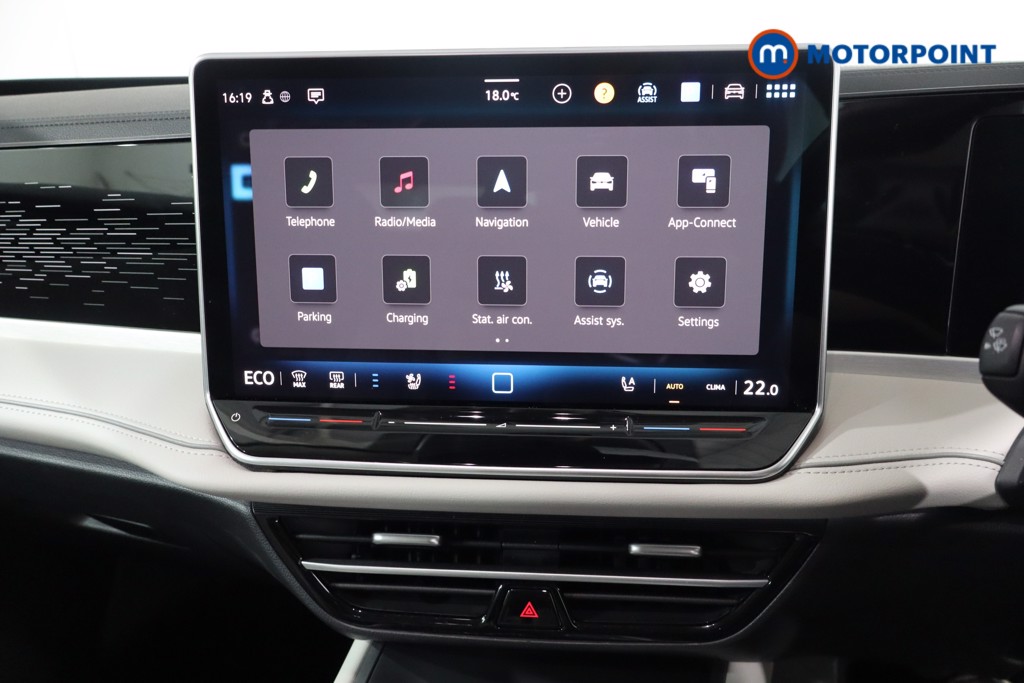 Volkswagen Passat Life Automatic Petrol Plug-In Hybrid Estate - Stock Number (1573335) - 16th supplementary image