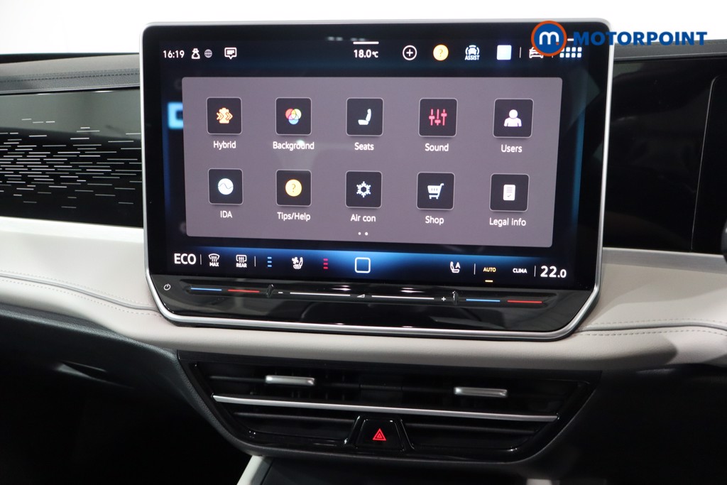 Volkswagen Passat Life Automatic Petrol Plug-In Hybrid Estate - Stock Number (1573335) - 17th supplementary image