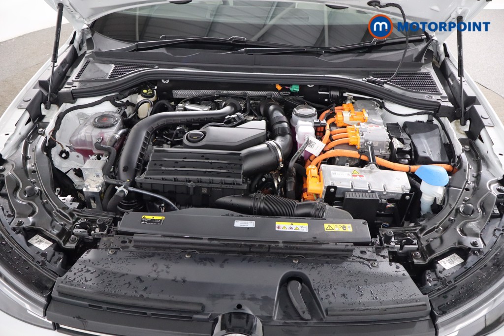 Volkswagen Passat Life Automatic Petrol Plug-In Hybrid Estate - Stock Number (1573335) - 32nd supplementary image
