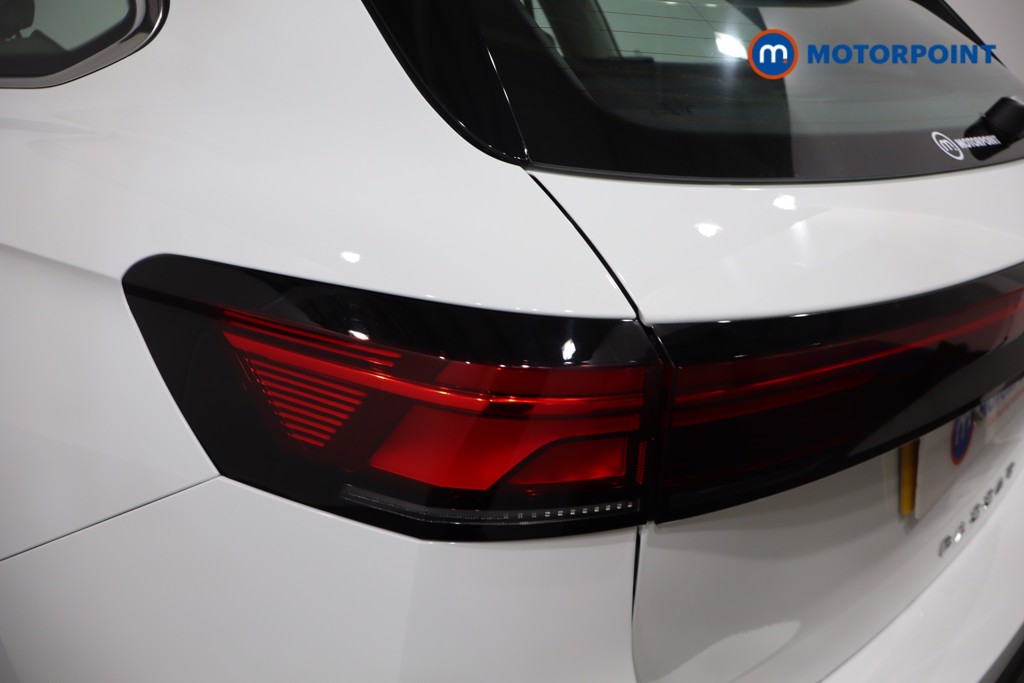 Volkswagen Passat Life Automatic Petrol Plug-In Hybrid Estate - Stock Number (1573335) - 34th supplementary image