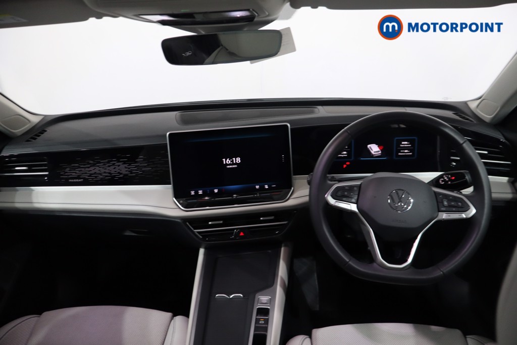 Volkswagen Passat Life Automatic Petrol Plug-In Hybrid Estate - Stock Number (1573335) - 1st supplementary image