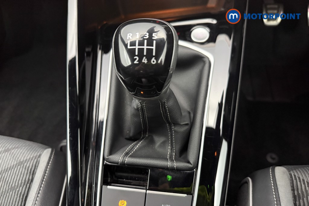Volkswagen Golf R-Line Automatic Petrol Hatchback - Stock Number (1556653) - 7th supplementary image